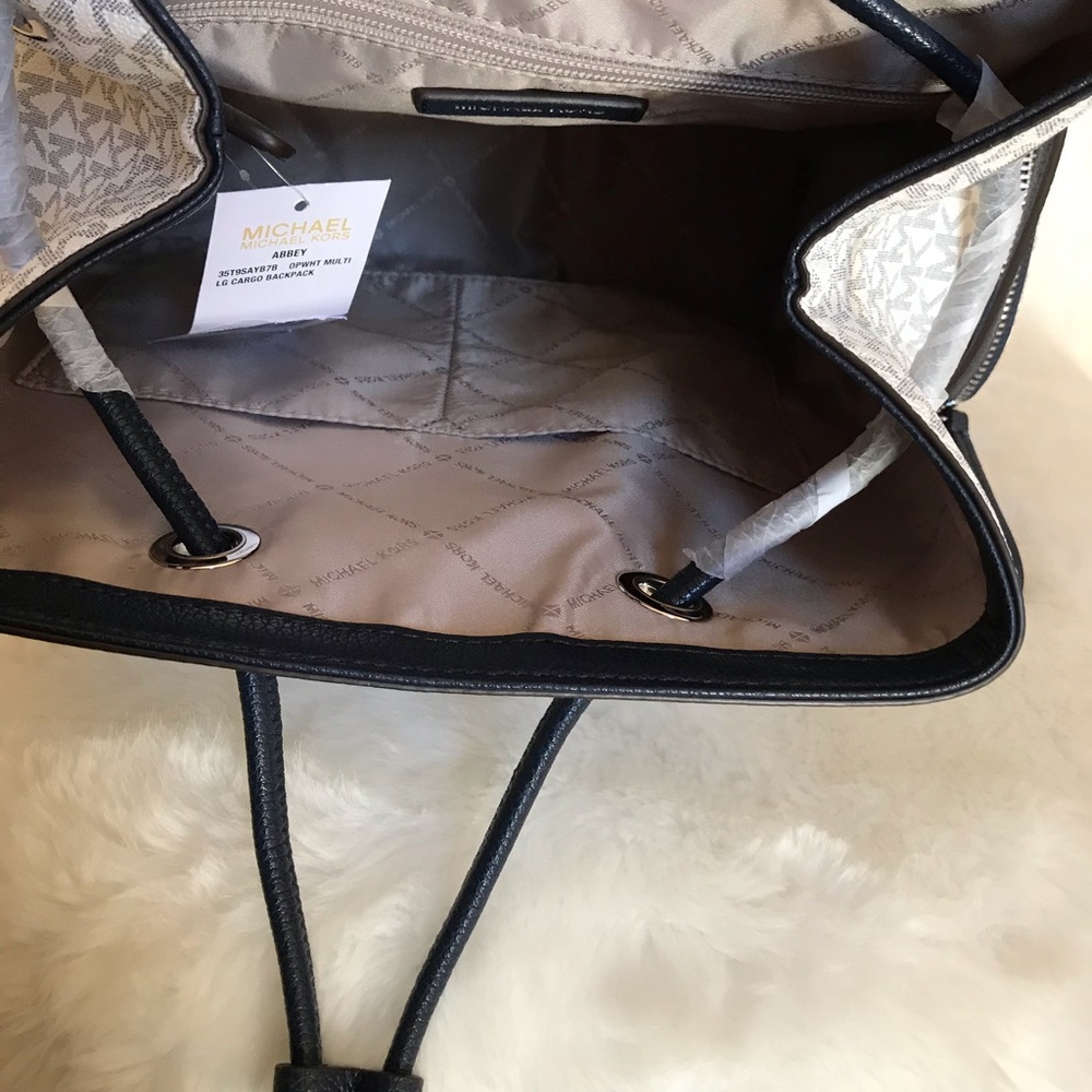 Michael Kors (2pcs) Abbey LG Cargo Backpack - Picture 7 of 8